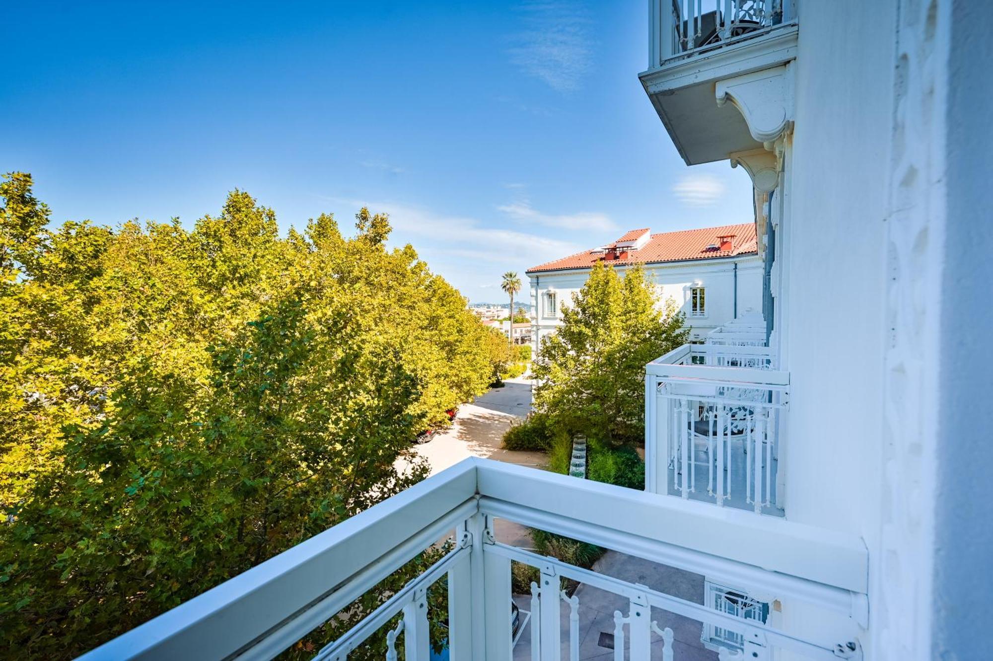 Grand Des Sablettes Plage, Curio Collection By Hilton Hotel La Seyne-sur-Mer