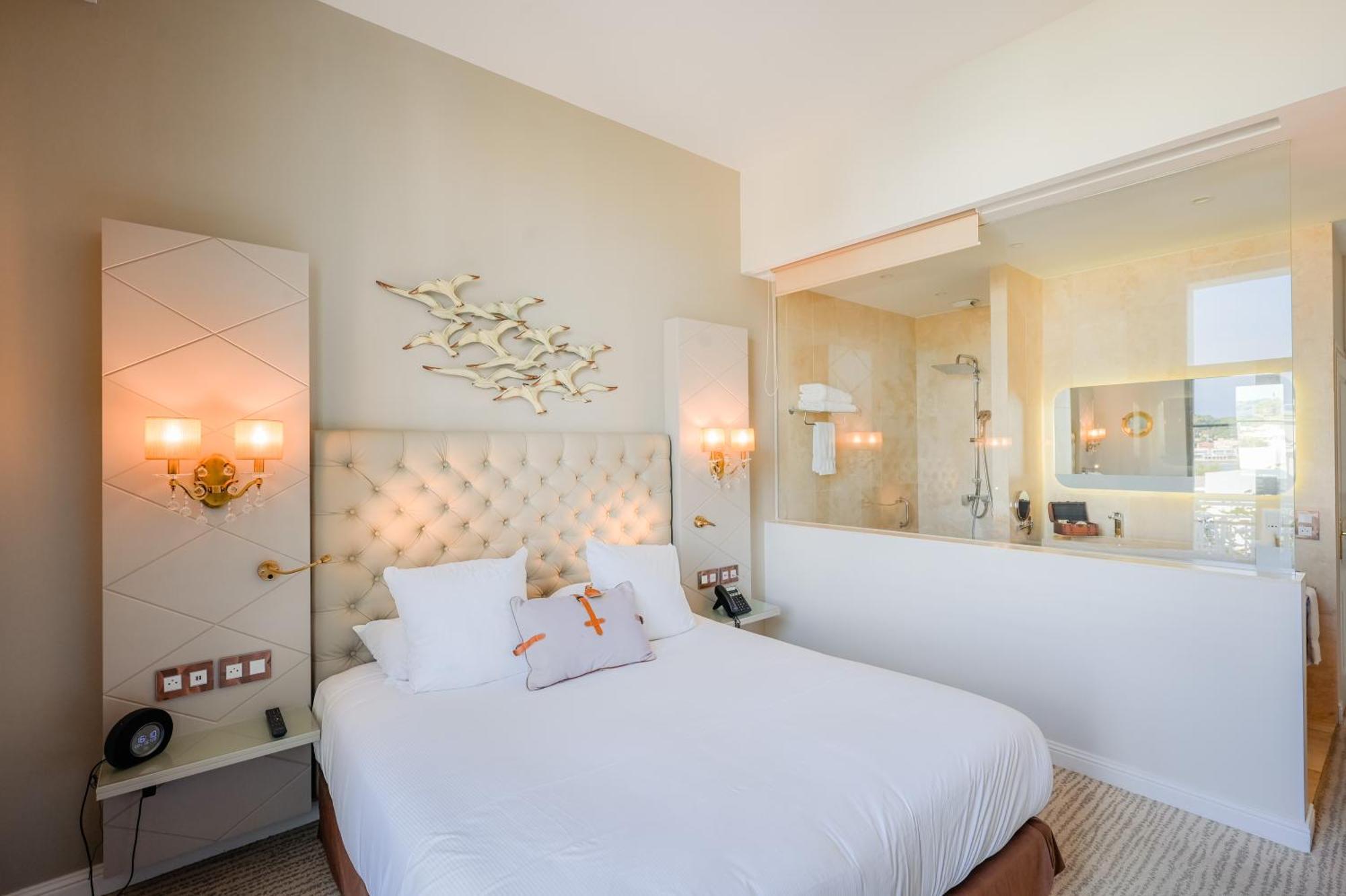 Grand Des Sablettes Plage, Curio Collection By Hilton Hotel 4*