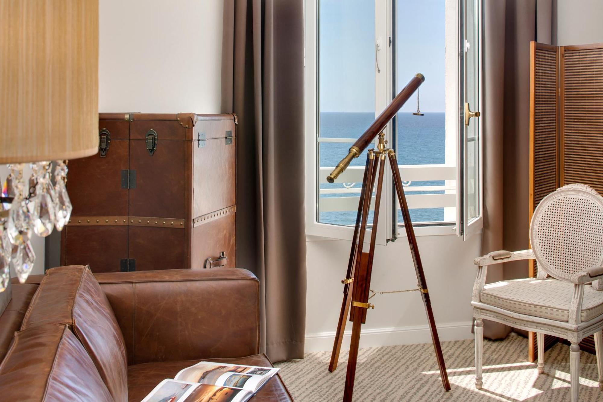 Hotel Grand Des Sablettes Plage, Curio Collection By Hilton 4*
