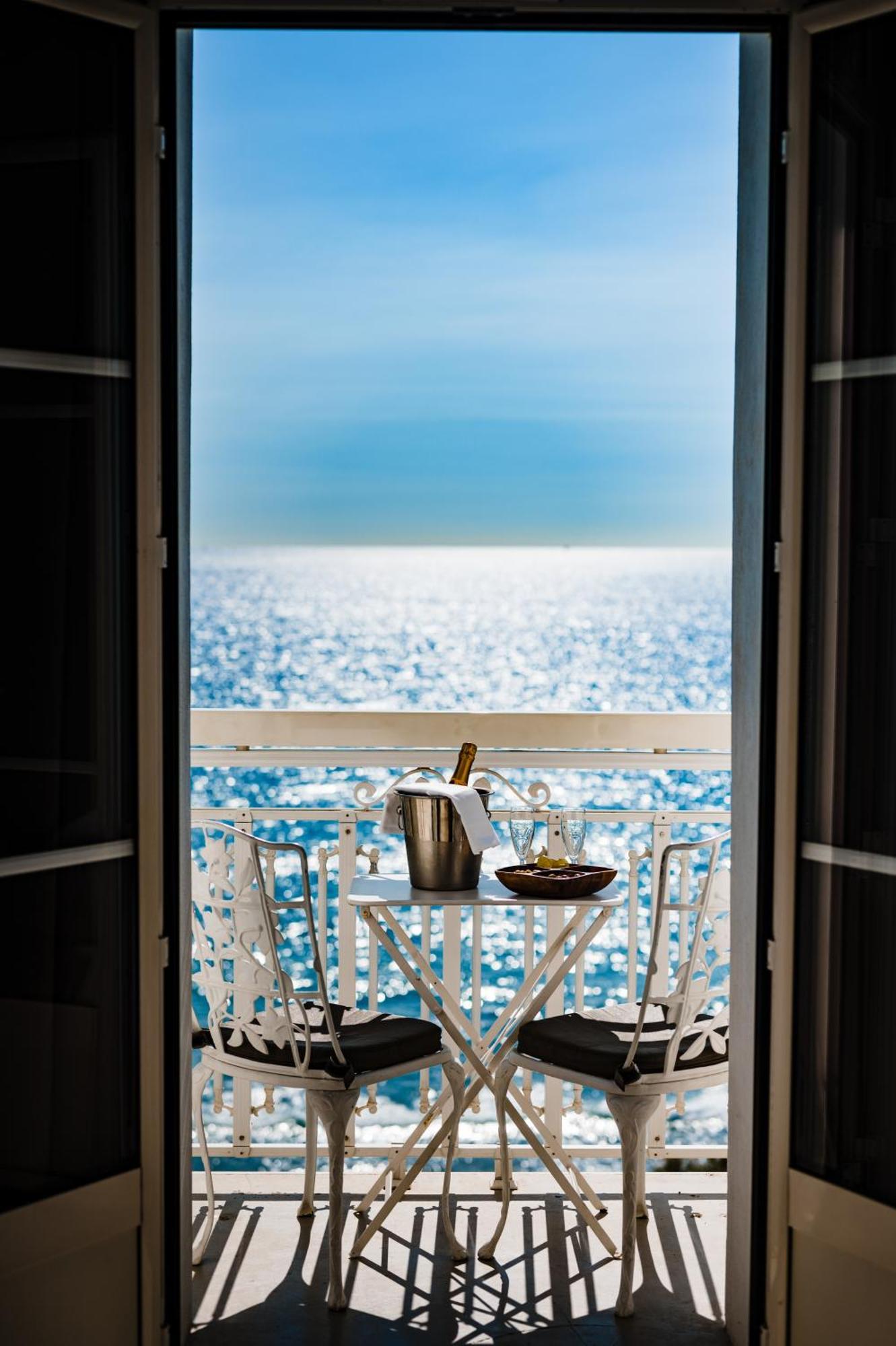 Hotel Grand Des Sablettes Plage, Curio Collection By Hilton 4*
