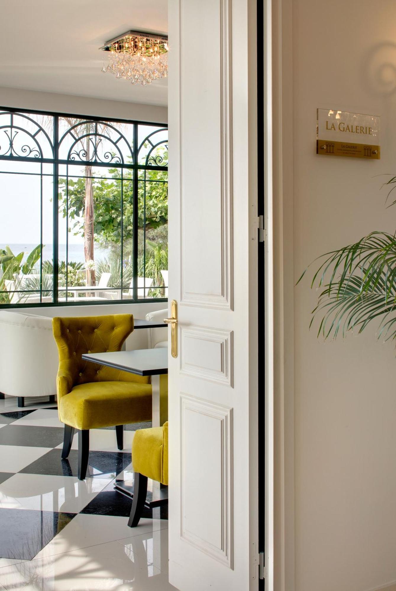 Hotel Grand Des Sablettes Plage, Curio Collection By Hilton 4*