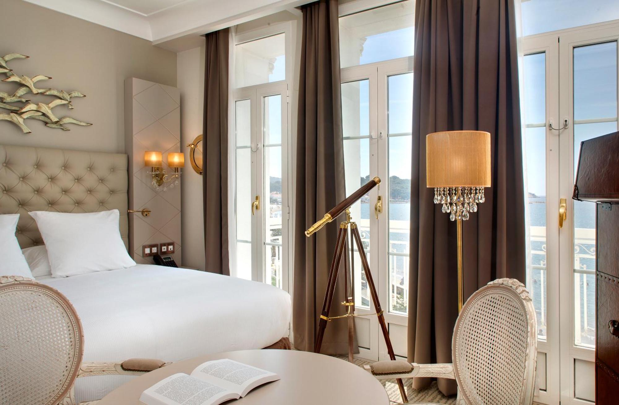 Grand Des Sablettes Plage, Curio Collection By Hilton