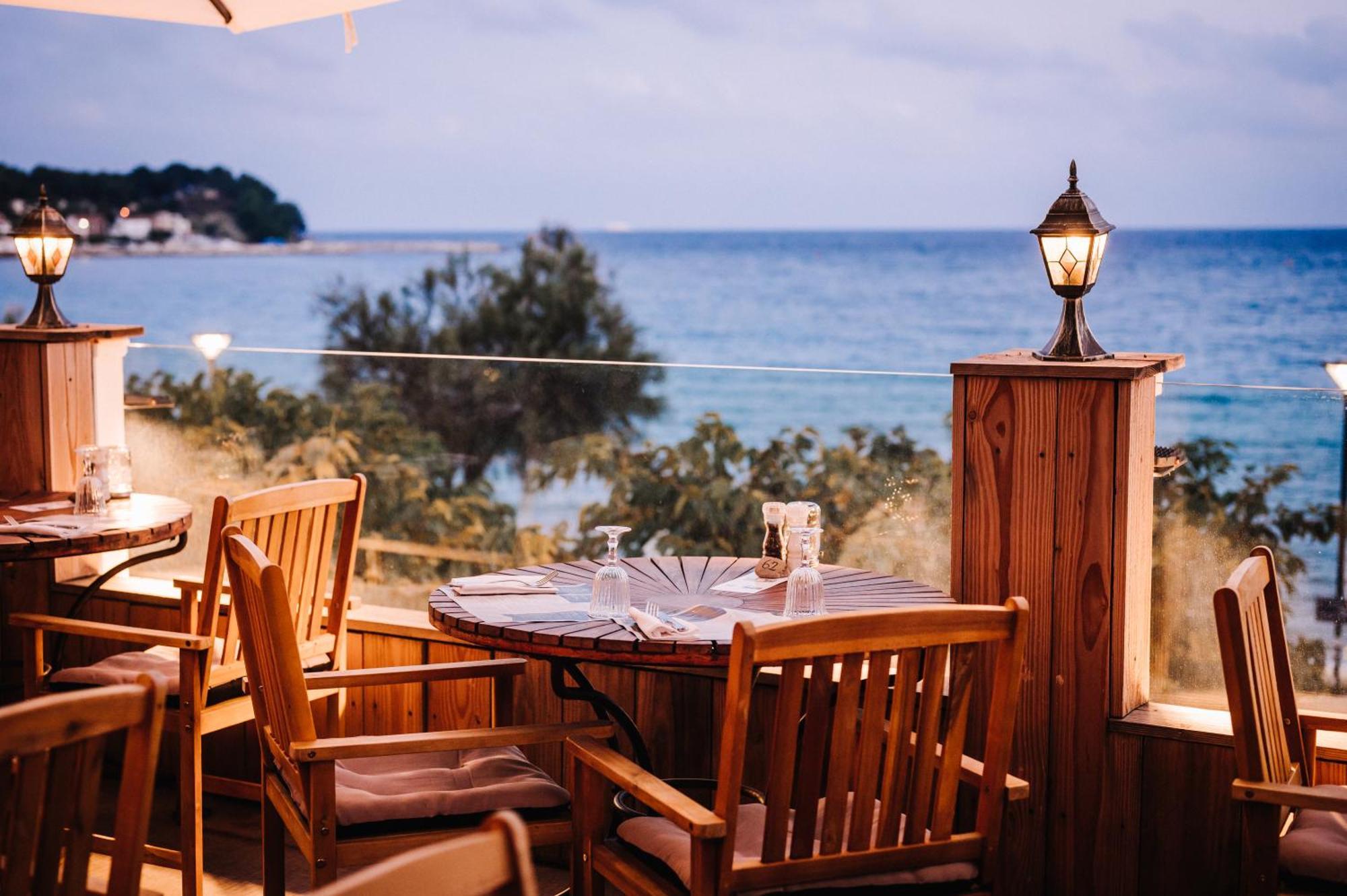 Grand Des Sablettes Plage, Curio Collection By Hilton Hotel La Seyne-sur-Mer